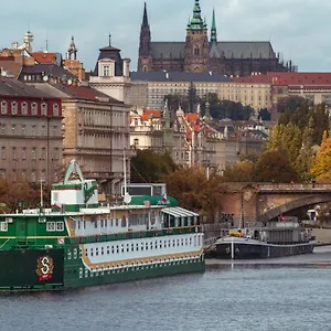 Admiral Botel Prag